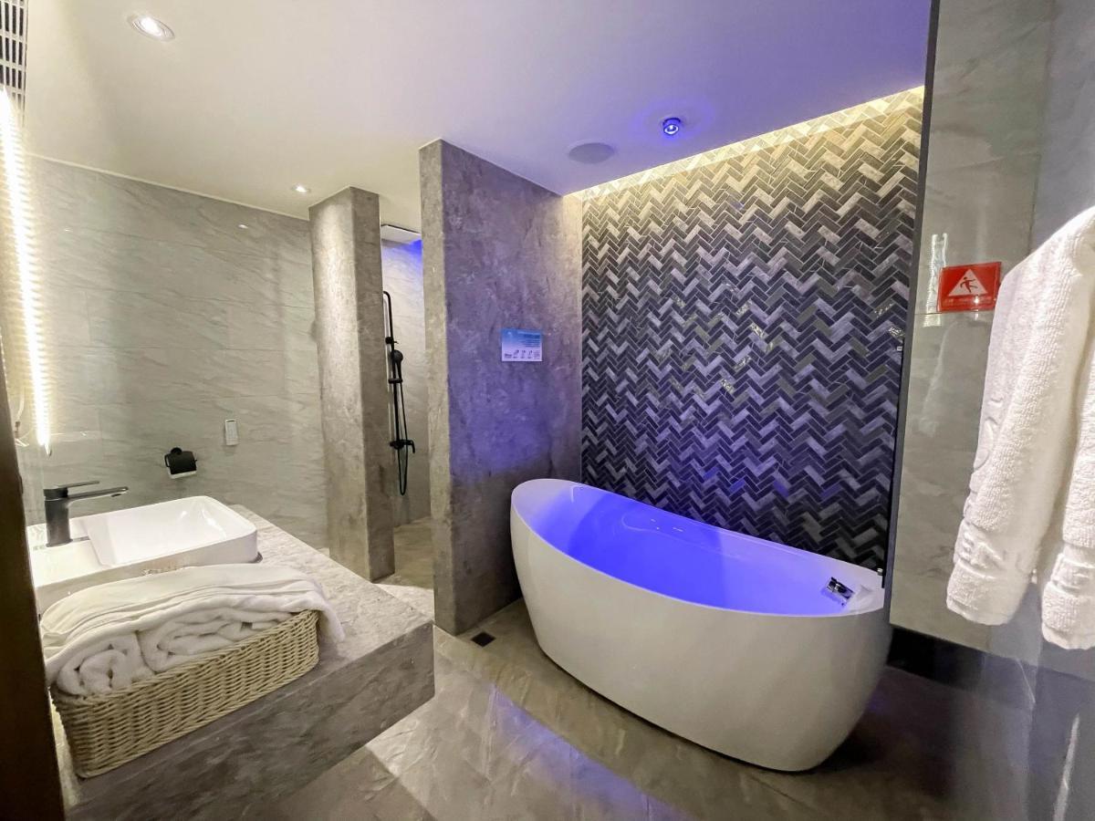 Fifth Avenue Motel Taizhong Zewnętrze zdjęcie
