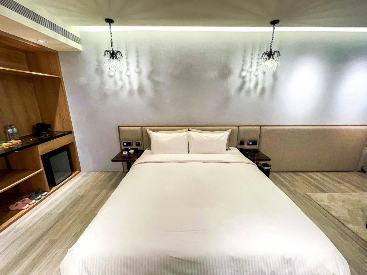 Fifth Avenue Motel Taizhong Zewnętrze zdjęcie