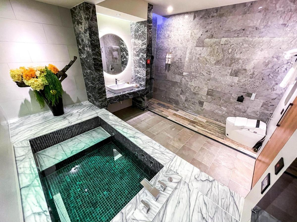 Fifth Avenue Motel Taizhong Zewnętrze zdjęcie