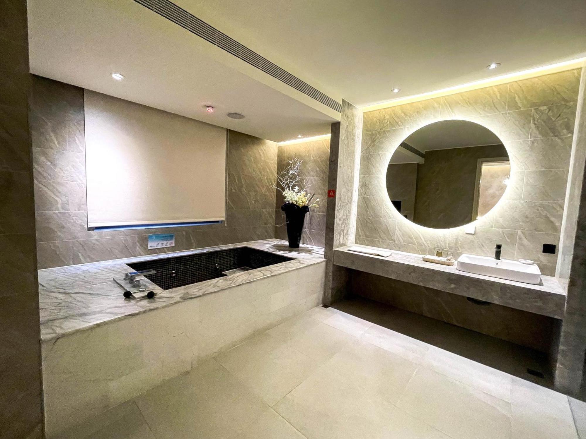 Fifth Avenue Motel Taizhong Zewnętrze zdjęcie
