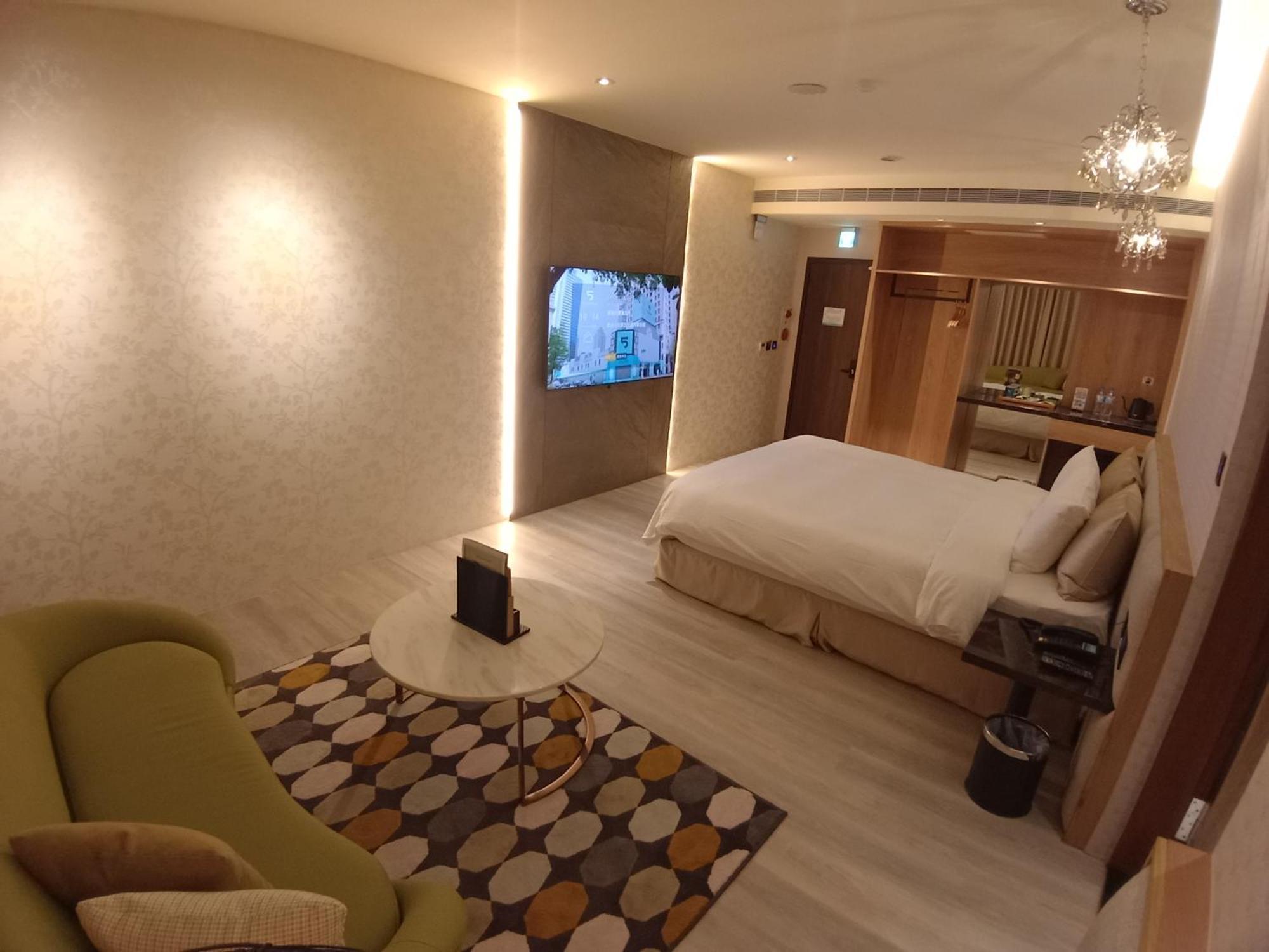 Fifth Avenue Motel Taizhong Zewnętrze zdjęcie