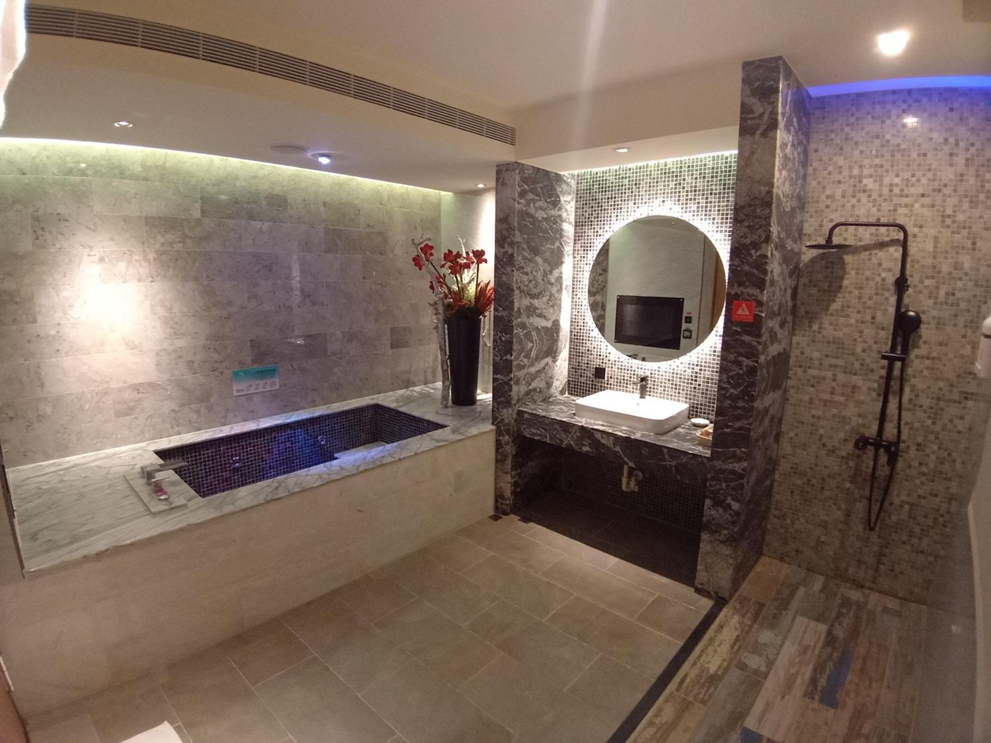 Fifth Avenue Motel Taizhong Zewnętrze zdjęcie